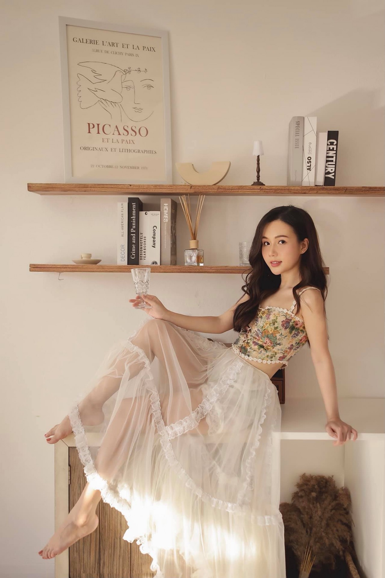 Phố trong làng: Ngắm nhan sắc đời thường của y tá Ngọc