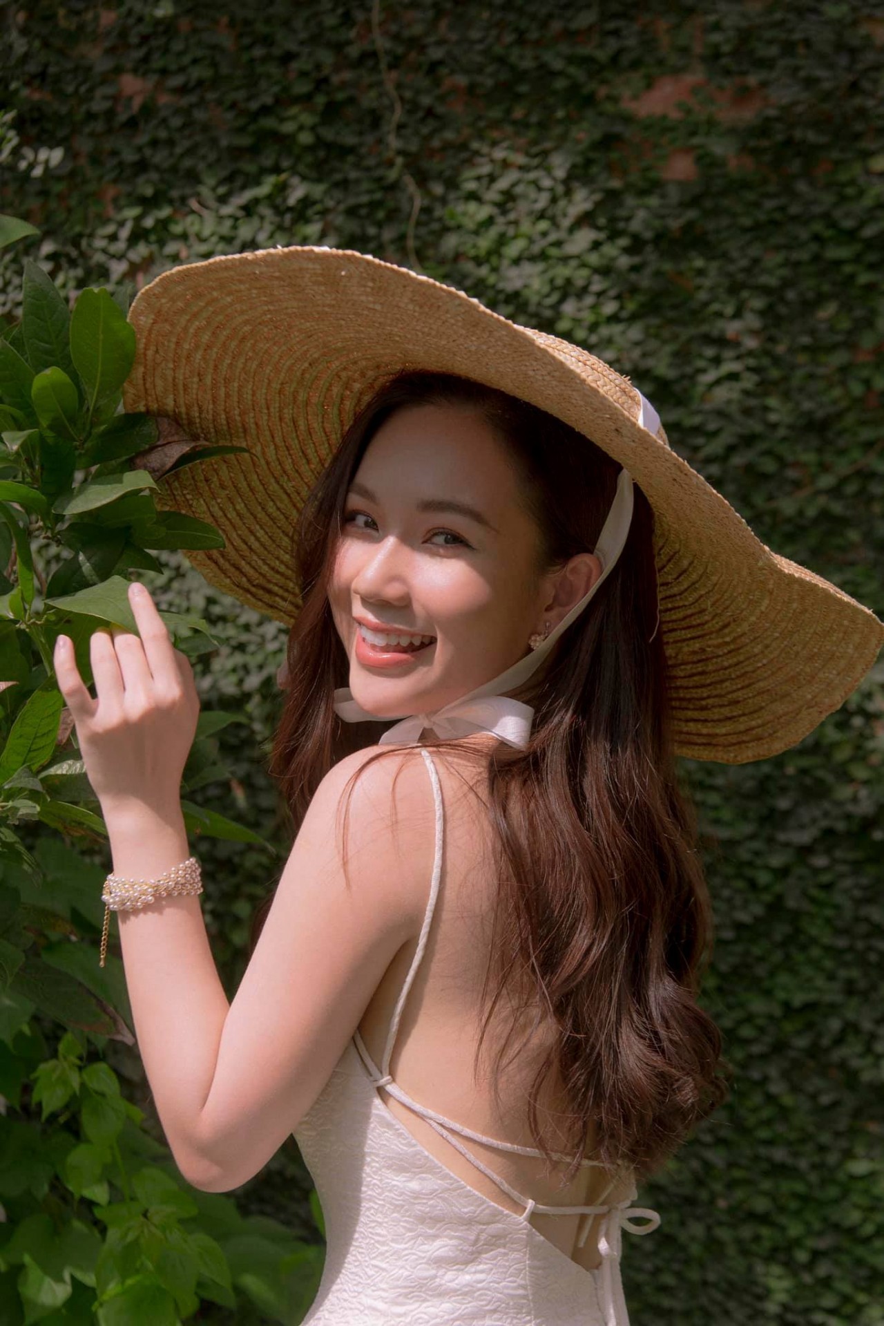 Phố trong làng: Ngắm nhan sắc đời thường của y tá Ngọc