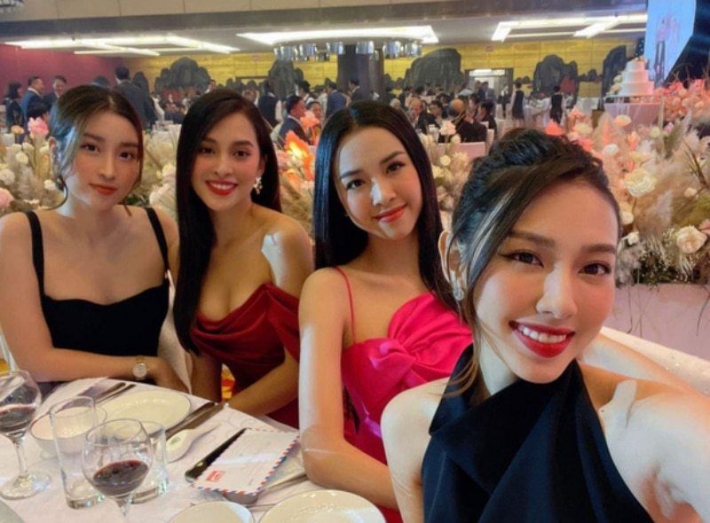 Dàn Hoa hậu, Á hậu đọ sắc tại đám cưới Tường San
