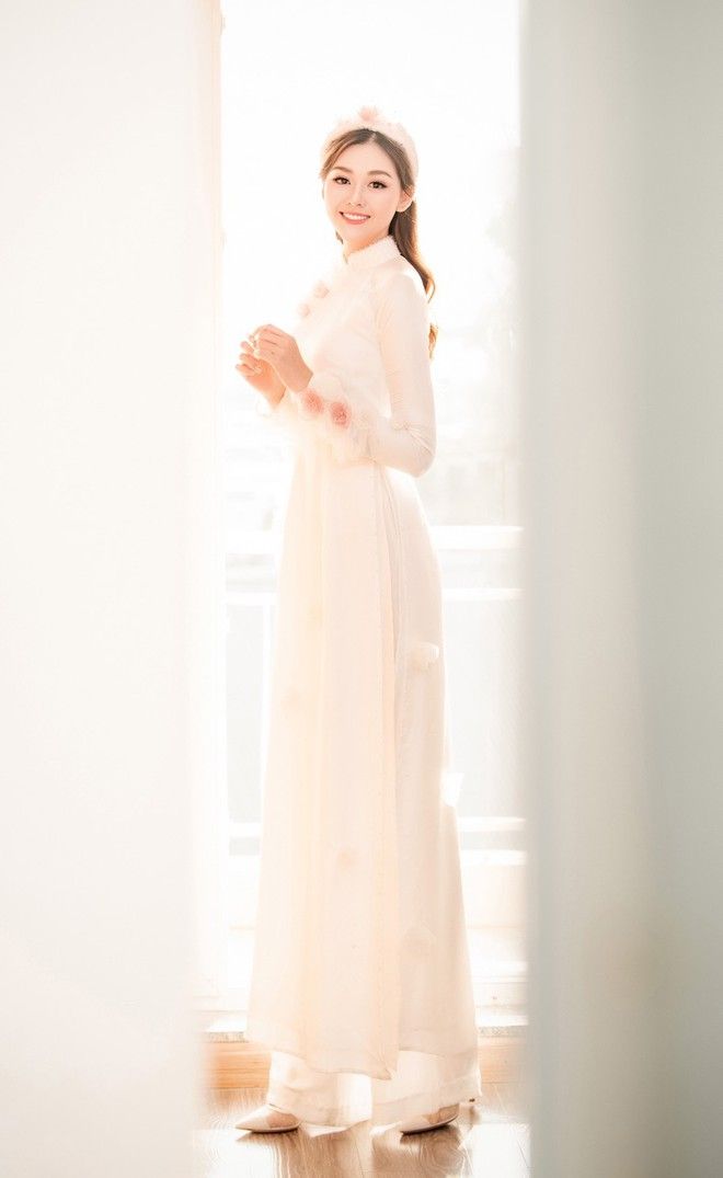 Dàn Hoa hậu, Á hậu đọ sắc tại đám cưới Tường San