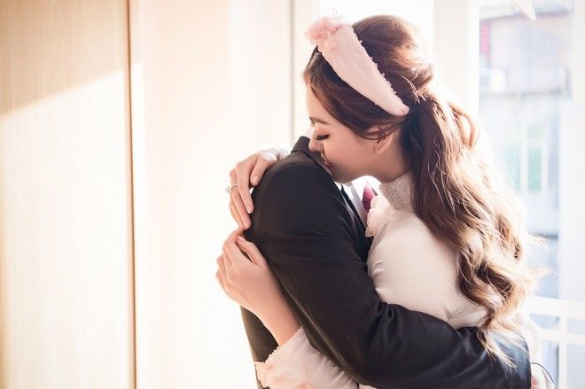 Dàn Hoa hậu, Á hậu đọ sắc tại đám cưới Tường San