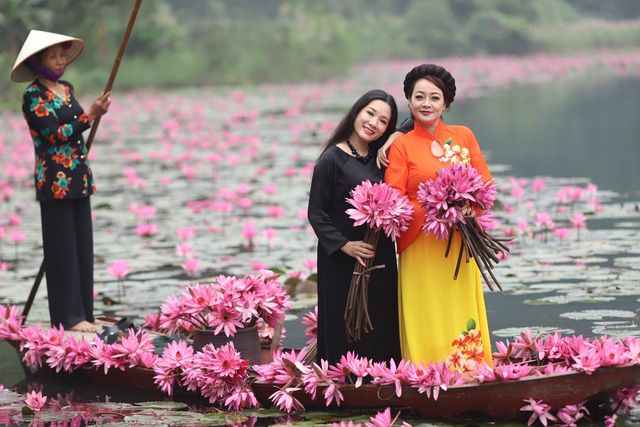 Thanh Thanh Hiền 'đọ sắc' cùng MC Thảo Vân sau ly hôn