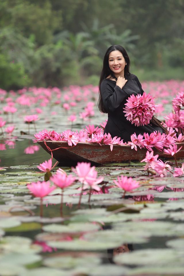 Thanh Thanh Hiền 'đọ sắc' cùng MC Thảo Vân sau ly hôn