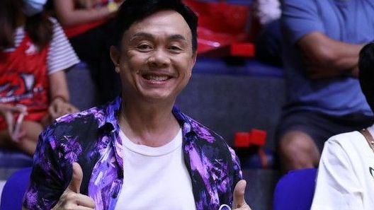 Hình ảnh cuối cùng của danh hài Chí Tài: Hào hứng cổ vũ cho câu lạc bộ yêu thích