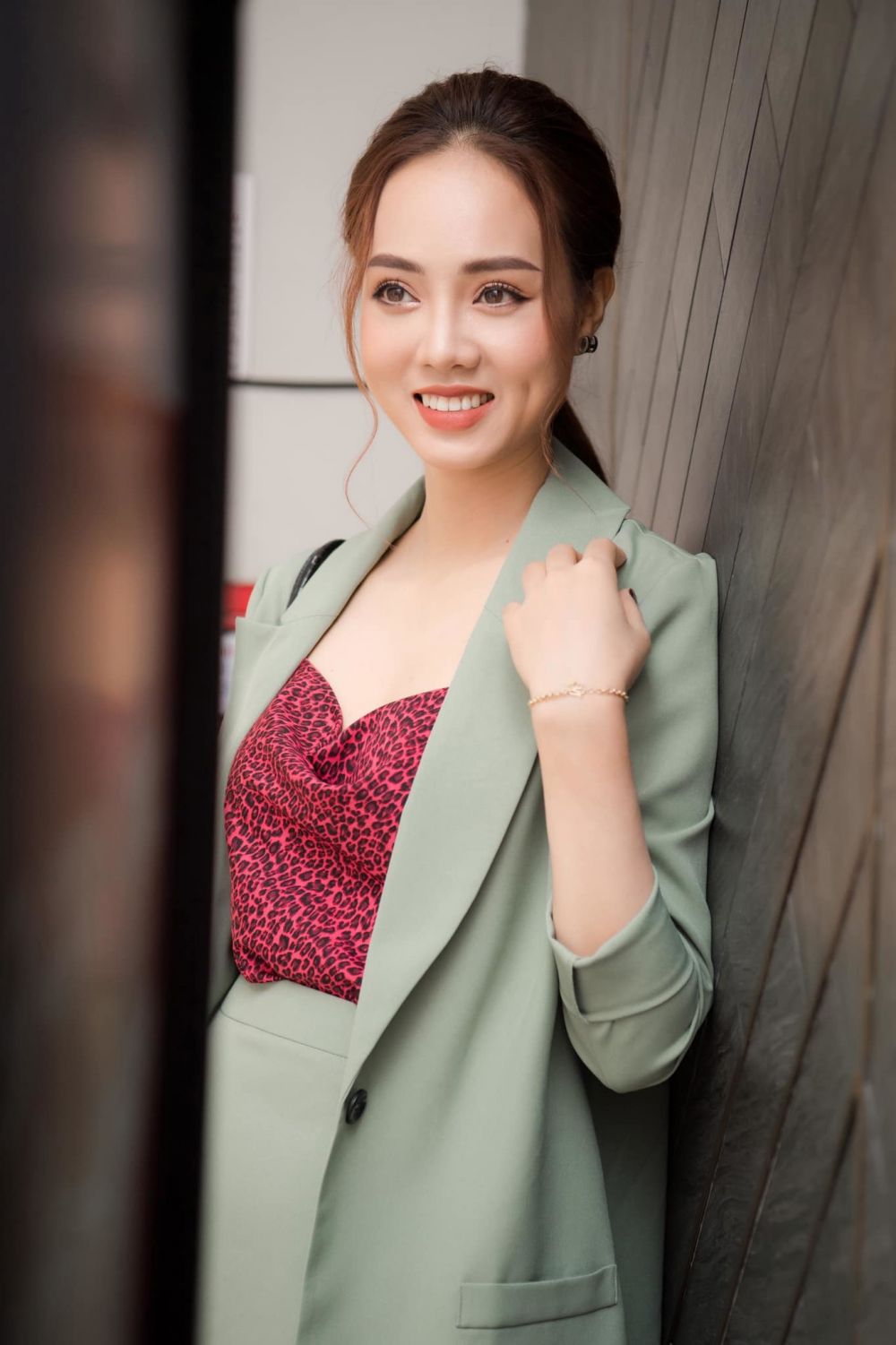 Nhan sắc vợ sắp cưới của nghệ sĩ Công Lý