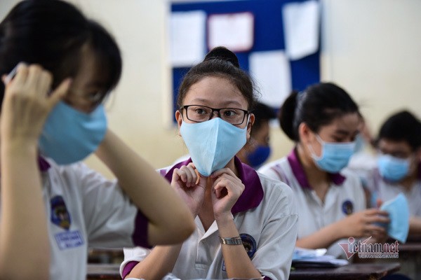 TP.Hồ Chí Minh cho học sinh lớp 1, 9, 12 đến trường TP.Hồ Chí Minh cho học sinh lớp 1, 9, 12 đến trường