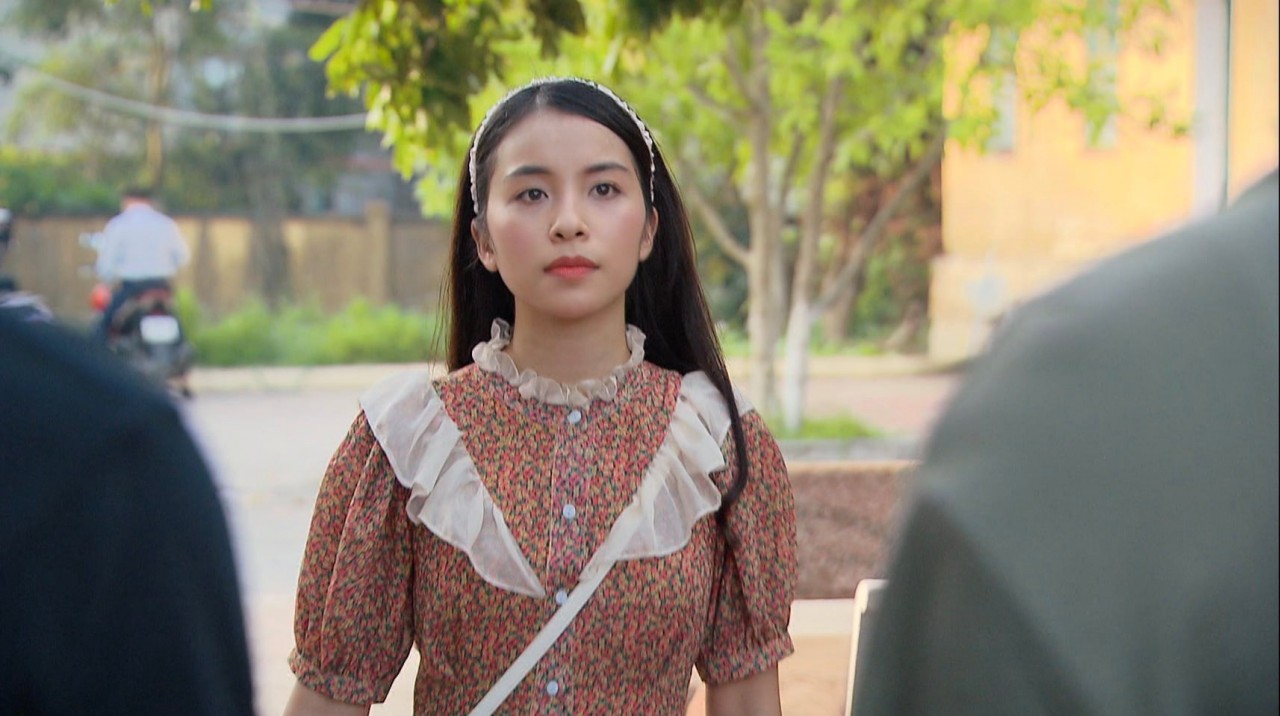 Trần Vân phim Phố trong làng lên tiếng vai diễn 'ảnh hưởng hình tượng phái nữ'