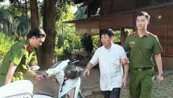 Phố trong làng tập 25: Ông trưởng họ 'sa lưới', còn ai có liên quan đến vụ trộm?