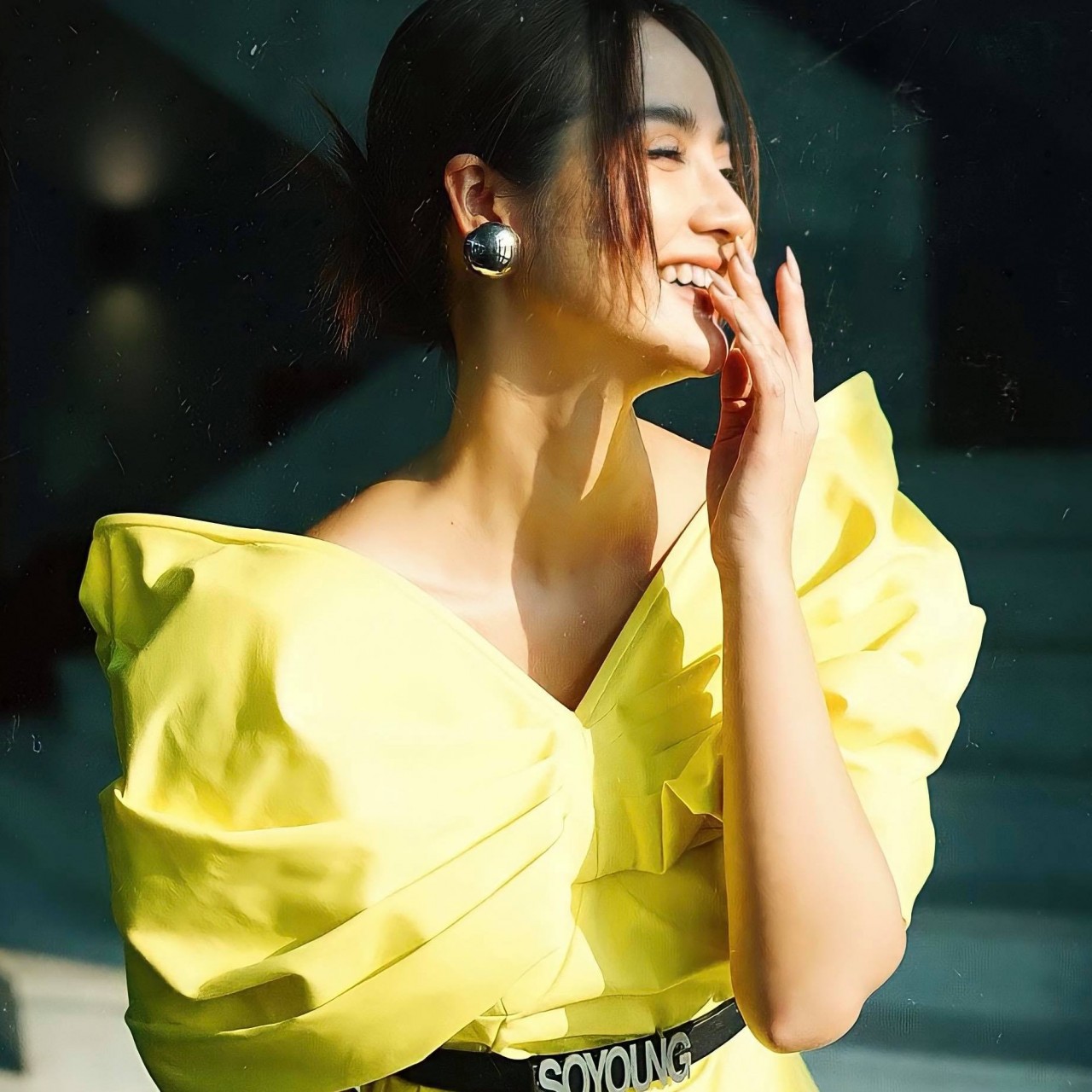 Sắc vóc của nữ chính phim Thương ngày nắng về