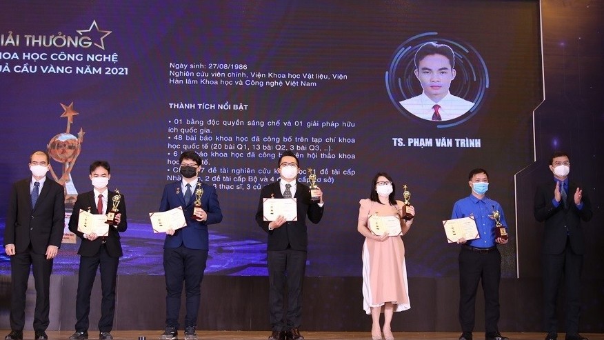 Vinh danh 10 tài năng khoa học trẻ nhận giải Quả cầu vàng 2021