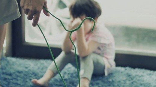 Vụ bé gái 8 tuổi bị bạo hành: Sử dụng đòn roi để dạy dỗ trẻ là hành vi phi giáo dục