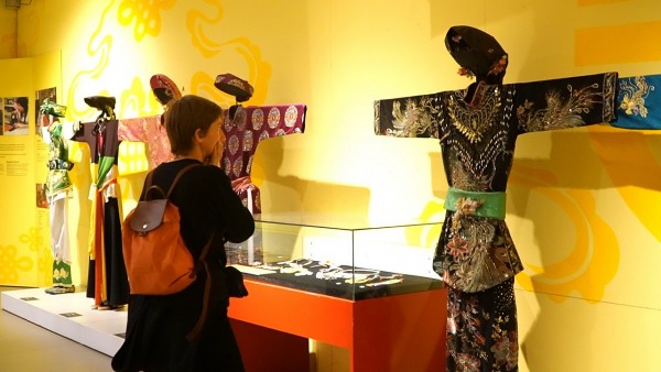 Du khách quốc tế hứng thú với tín ngưỡng thờ Mẫu