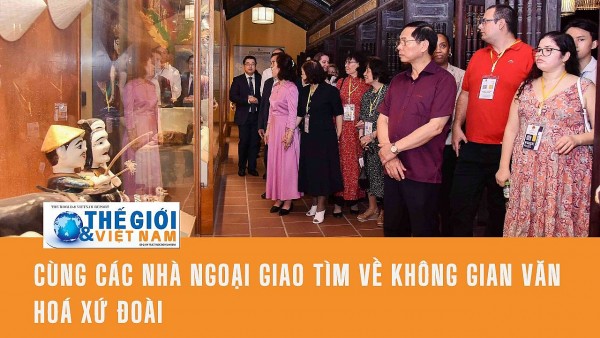 Hơn 100 nhà ngoại giao quốc tế cùng 'Tìm về không gian văn hoá xứ Đoài'