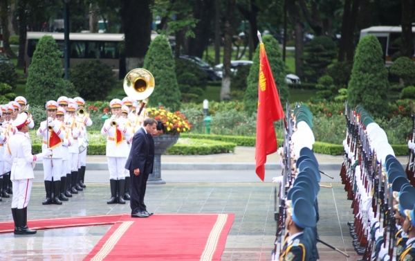 Những hoạt động nổi bật của Tổng thống Pháp Emmanuel Macron trong chuyến thăm chính thức Việt Nam