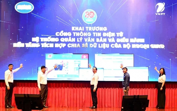 Bộ Ngoại giao phát động phong trào 'Bình dân học vụ số' và khai trương 3 phần mềm trọng yếu