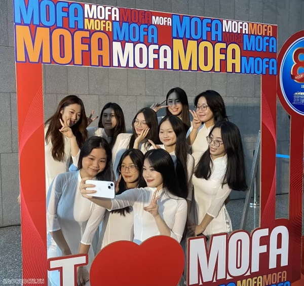 Ngoại giao trong Gen Z là...