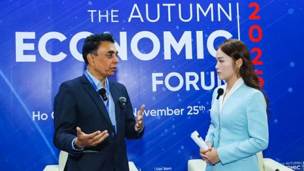 Giám đốc Trung tâm cách mạng công nghiệp 4.0 (C4IR) Ấn Độ trả lời phỏng vấn bên lề Diễn đàn Kinh tế mùa Thu năm 2025