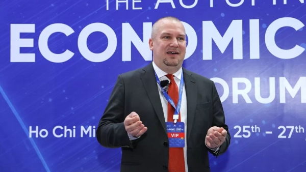 Phó Thị trưởng thành phố Tampere (Phần Lan) trả lời phỏng vấn bên lề Diễn đàn Kinh tế mùa Thu 2025