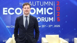 Giám đốc Trung tâm công nghệ chính phủ toàn cầu Berlin (Đức) trả lời phỏng vấn bên lề Diễn đàn Kinh tế mùa Thu 025