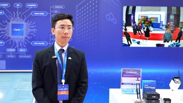 Phó Chủ tịch kiêm Giám đốc tập đoàn công nghệ CMC trả lời phỏng vấn bên lề Diễn đàn Kinh tế mùa Thu 2025